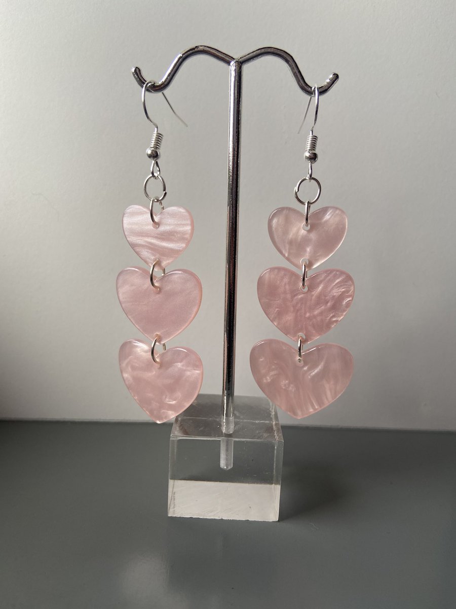 shibuibabe's tweet photo. Valentine’s Day earring collection is now live! 💕

Grab your fave pair and don’t forget to love yourself! Link in bio ♡ ♡ https://t.co/C4E1dvv6Hq