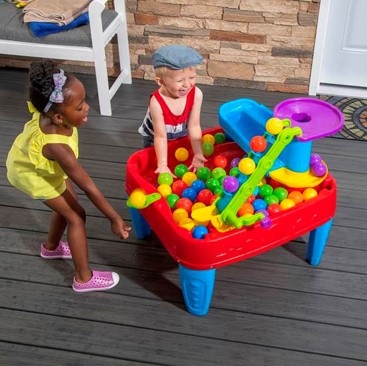 Step2UK's tweet photo. Hoping you’re all having a colorful day! 🌈
*
*
*
#step2 #step2kids #instakids #toddler #childhoodunplugged #Step2playrange #playtable #colors https://t.co/MLyDcbRjIY