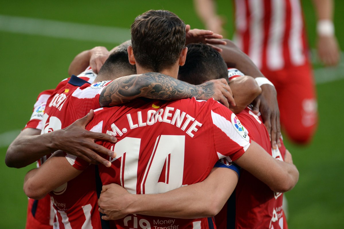 carrusel's tweet photo. 🚨 OJO A ESTO DEL ATLÉTICO DE MADRID 👇🏽

1️⃣ DOMINA todos los registros de la Liga:

📊 El que más puntos: 50
⚽️ El más goleador: 40
🥅 El que menos encaja: 10
🏅 Pichichi: Luis Suárez (14)
🧤 Zamora: Oblak (10)
👟 Asistente: Correa (6)

📝 @PedroFullanaSER https://t.co/ebtRAyVcW4