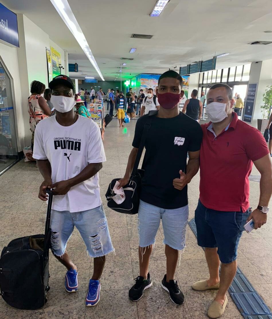 nZMpebVoxzC's tweet photo. Estou indo em busca do meu sonho, eu entrego tudo nas mãos de Deus. Que ele possa me abençoar nessa nova caminha, é que der tudo certo daqui pra frente!
Quero agradecer também esse mlk puro dms, Que eu considero como um irmão pra mim, tmj sempre Meu mano! 🙏🏼⚽⚽ @alexmoretti25 https://t.co/mLkiwPalsN
