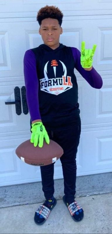 H3_monroe's tweet photo. All I'm Tellin My QB Today Is Throw Dat Thang 🆙 #SlimeBoyz🤮🐍🤮 #StickySticky🧪💚🏈 #SLIMEmentality🤘🏾🐉🤑
@LABootleggers @4thQtMentality @F3Elite7v7 @PhenomElite @FormuLA_Scout @FbIberia https://t.co/8Vei8ztlfB