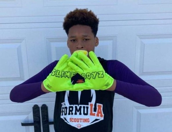 H3_monroe's tweet photo. All I'm Tellin My QB Today Is Throw Dat Thang 🆙 #SlimeBoyz🤮🐍🤮 #StickySticky🧪💚🏈 #SLIMEmentality🤘🏾🐉🤑
@LABootleggers @4thQtMentality @F3Elite7v7 @PhenomElite @FormuLA_Scout @FbIberia https://t.co/8Vei8ztlfB