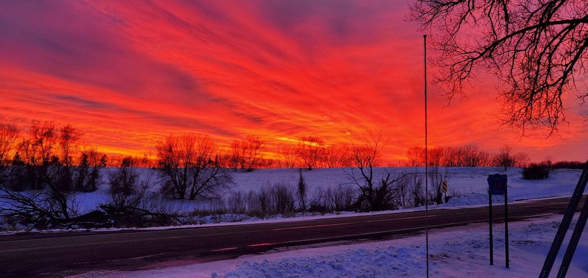 mark_tarello's tweet image. WOW! Sky on fire sunset seen a couple weeks ago from Kiester, Minnesota. Photo courtesy of Heather Goldman. #Sunset #MNwx