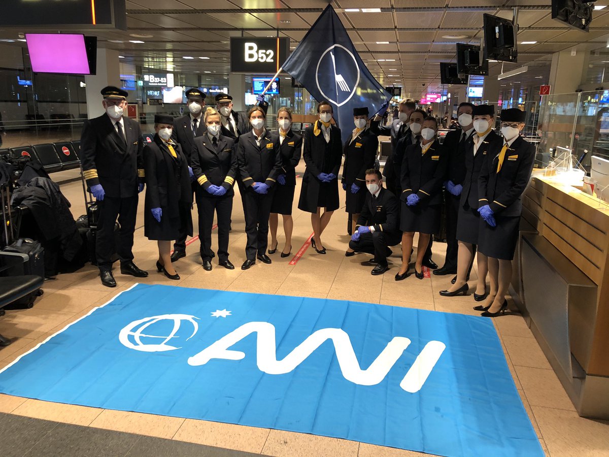 After quarantine and numerous negative tests - the crew is ready for the record flight from <a href="/HamburgAirport/">Hamburg Airport 🕊</a> to MPN. Takeoff for #lh2574 in two hours. #LHLongestFlight