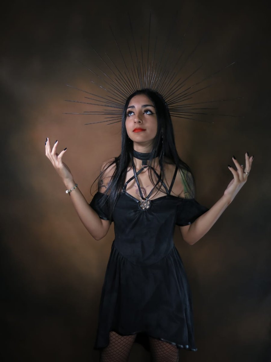 GothicVampi's tweet photo. ☠️🖤☠️

💕 Vestido : @RestylePL

#restyle #restylepl #gothicgirl #gothgirl #gothic #gothstyle #gotica #darkgirl #dark #darkworld #gothicworld #alternative #alternativegirl #alternativefashion #gothfashion #wicca #witch #vampi #occult #gothixity #armas #weapon #weapons https://t.co/lhB9Z32Wme
