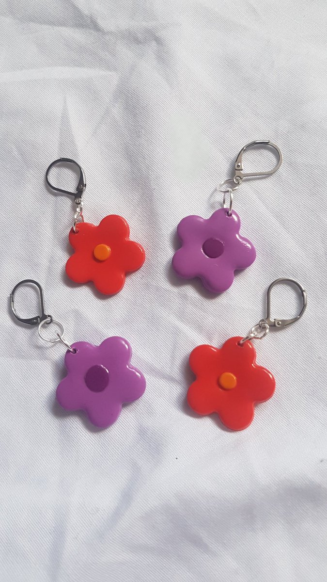 jasm_design's tweet photo. Some new little earrings on my etsy store 

https://t.co/nYFMsCGXZC

#earhoops #earhuggies #earrings #flowers #flowergifts #daisies #valentinesdaygift #handmade #SmallBusiness #90s #70s #silverjewellery #etsy https://t.co/RvkeJKEb3E