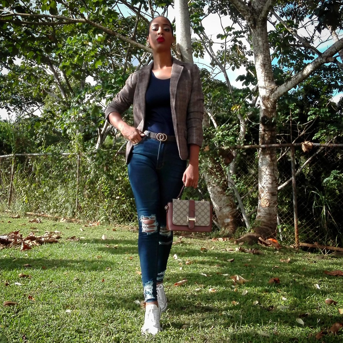 Shaury_Pevensie's tweet photo. New post in the #blog how to wear a modestly ripped jeans https://t.co/ngrg4yRJcA🌼👏 check it out!!! 🌺 #fashion #modamodesta #fashionblogger #style #streetstyle #modest #modestly #modestblogger #modestfashion #fashionista RT @BloggersHut https://t.co/JiAwiKmj0M