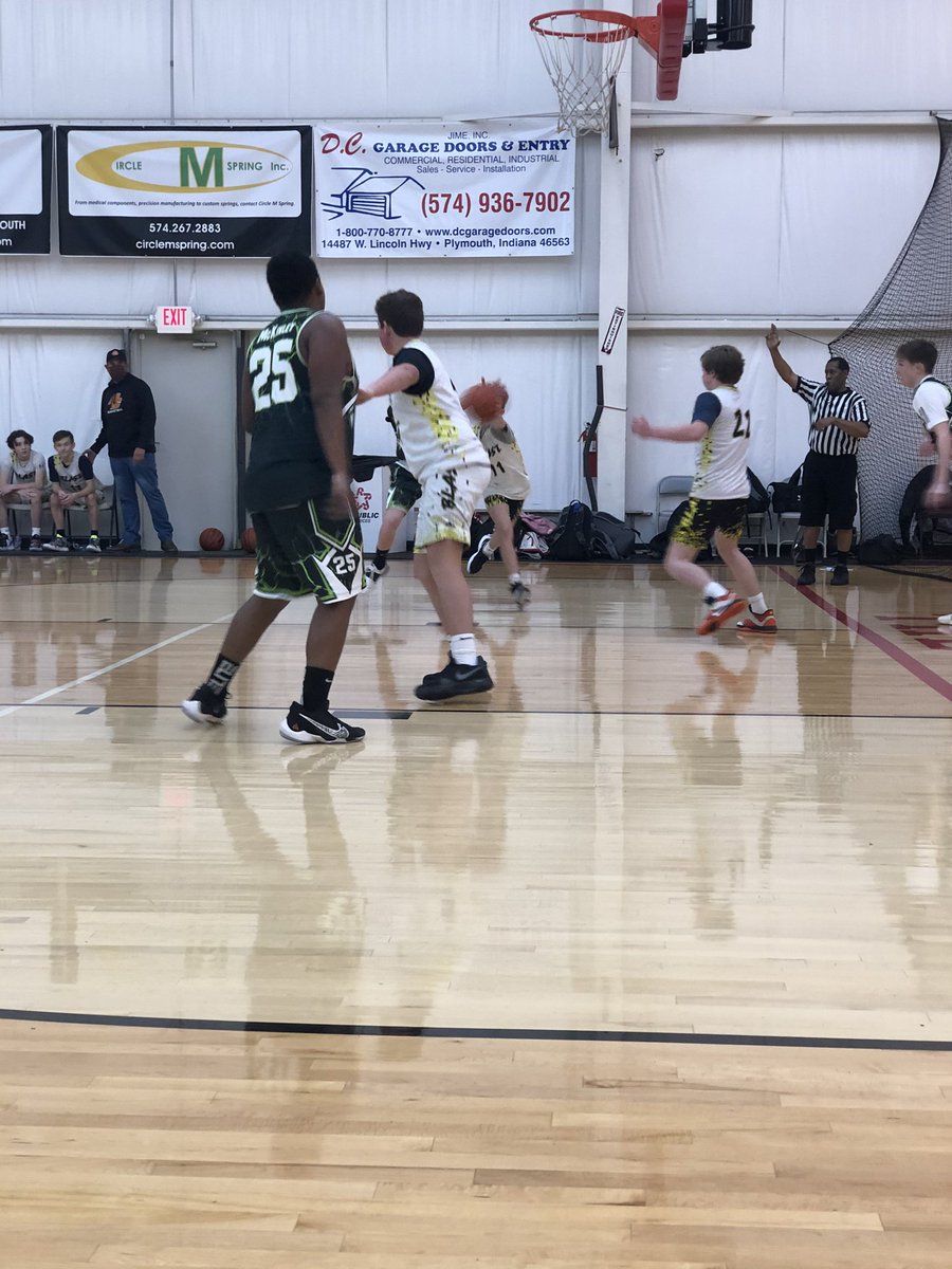 AndyKitchen3's tweet photo. Didn’t realize how much I missed coaching til I got back at it again today!
Had to make a trip to Indiana to do it ( #Notballin )
.....but couldn’t wait any longer! Felt so good to participate and compete 💯👍👊🏀🏀
#HoopLife #Ballin #Pptpw https://t.co/OKnNNvfuOC
