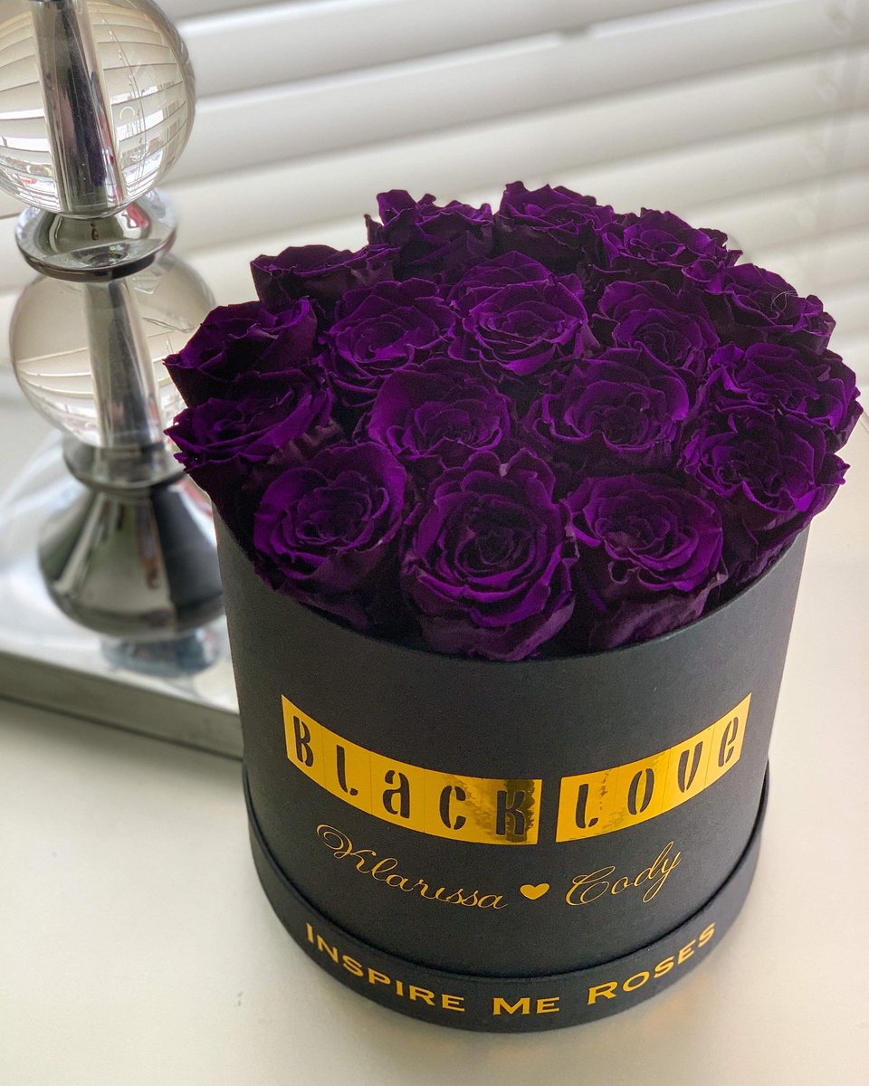 Libra_Vibration's tweet photo. Babe made Valentines Day happen early this year. 💖💖 I love them. #WellLovedQueen #BlackLove @inspiremeroses #ForEverFlowers https://t.co/5P3nqotWTV