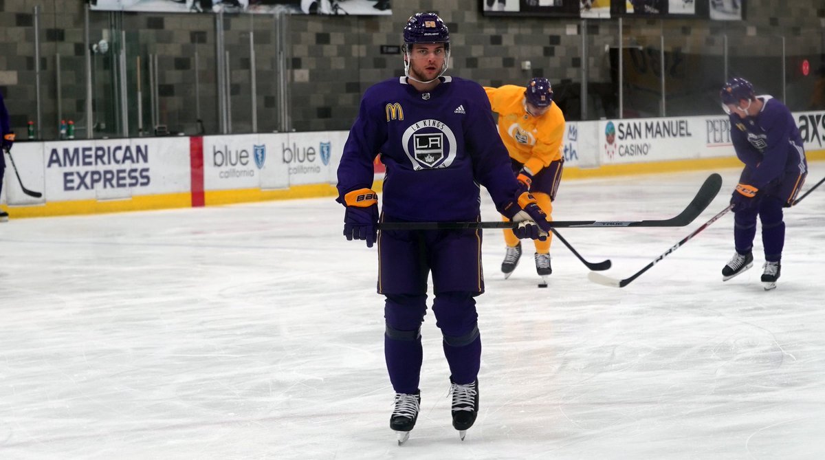 LA Kings: It's time to fully embrace the Forum blue and gold.