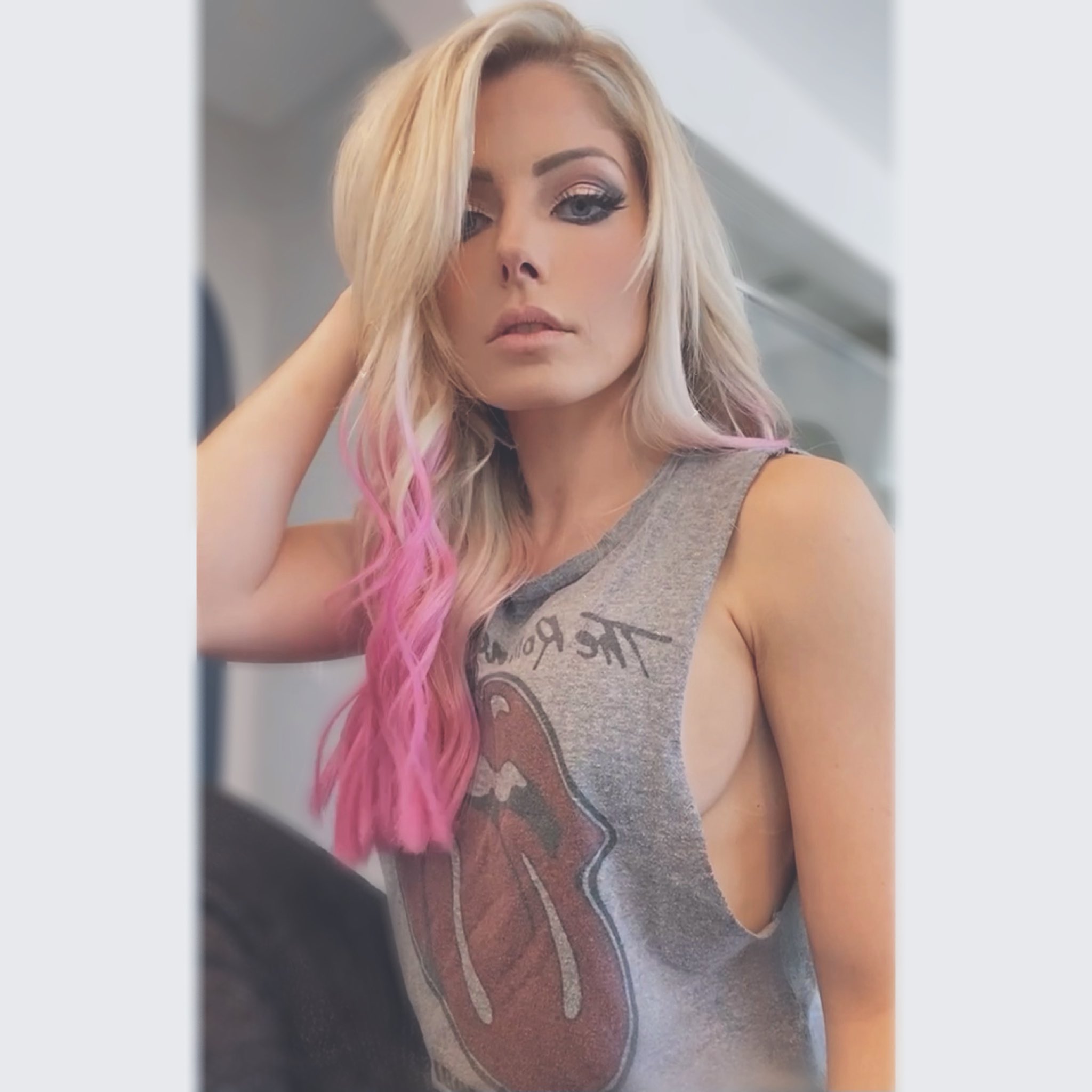 Lexi (Kaufman) Cabrera on X: "Let's get ready to rumble 🤍 #RoyalRumble  https://t.co/koRGMsQHEy" / X