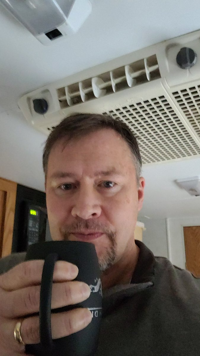 docterry's tweet image. #PepsiCocoaCola @HotChocolateDay @PepsiOffer @pepsi

Winter Camper Cheers!