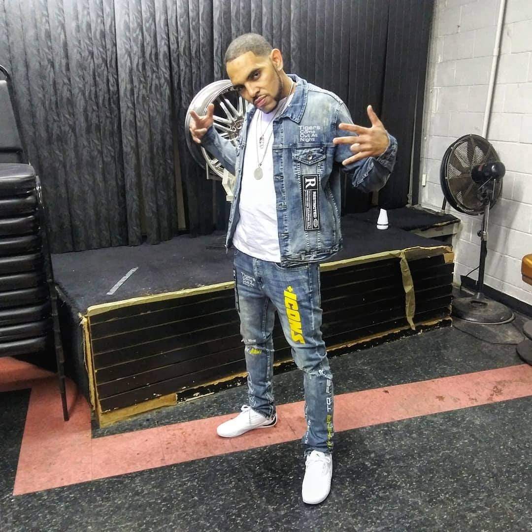 PoohLavish's tweet photo. #STACKLYNNCLYDE #THEOUTLET 🔥🔥💯💪🏾🎶 https://t.co/LBq6nmZHO0