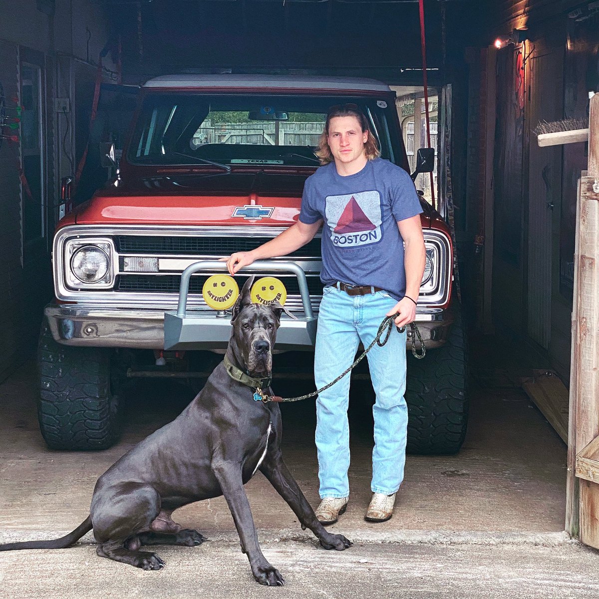 Tucked the blazer in till next Feb . Me and Ponyboy heading back to the Boro . Let’s skedaddle