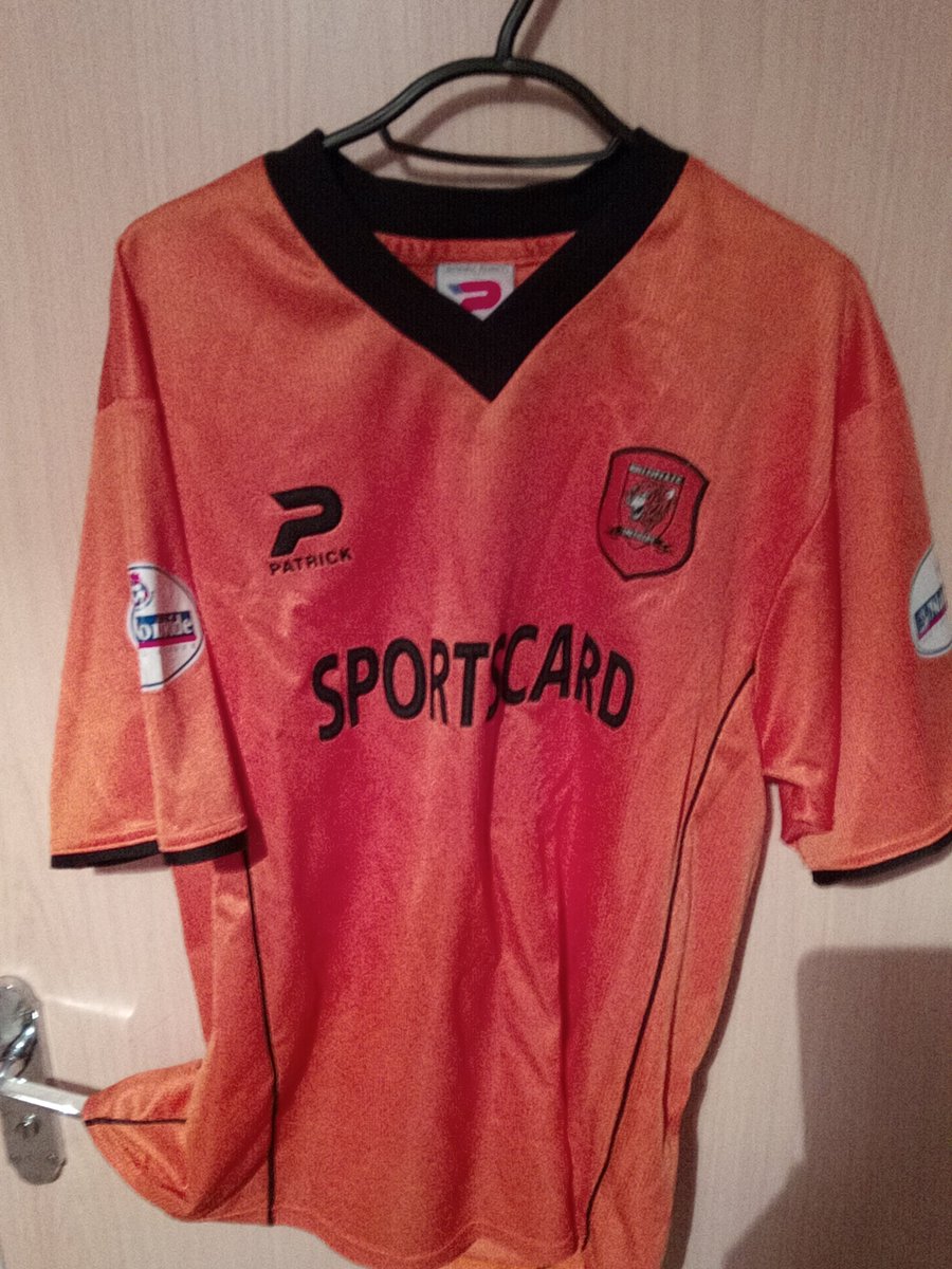 Helter_Band's tweet photo. @hullcityretro few from my collection when I was a kid  the sportscard one I got printed with greavsie on and got the man himself to sign it, at tiger leisure signing day remember the other players at the signing table not being too impressed I only wanted marks autograph 😝😝 https://t.co/BfsfmPZz3e