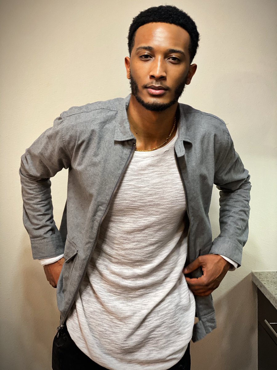 KoleKuyk's tweet photo. Versatile and comfortable. Whether you’re working from home or on the go, @express has a piece for you!
•
#exprepartner #expressu #sponsored #express #expressmen https://t.co/dC5iiKSY2g
