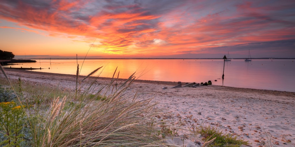 VisitIOW's tweet image. Delivering you a virtual slice of Island paradise on this Sunday evening.🧡

📌 Yarmouth Beach

#TheIslandIsWaiting #SupportIOW #LoveGreatBritain #IOW #IsleofWight
