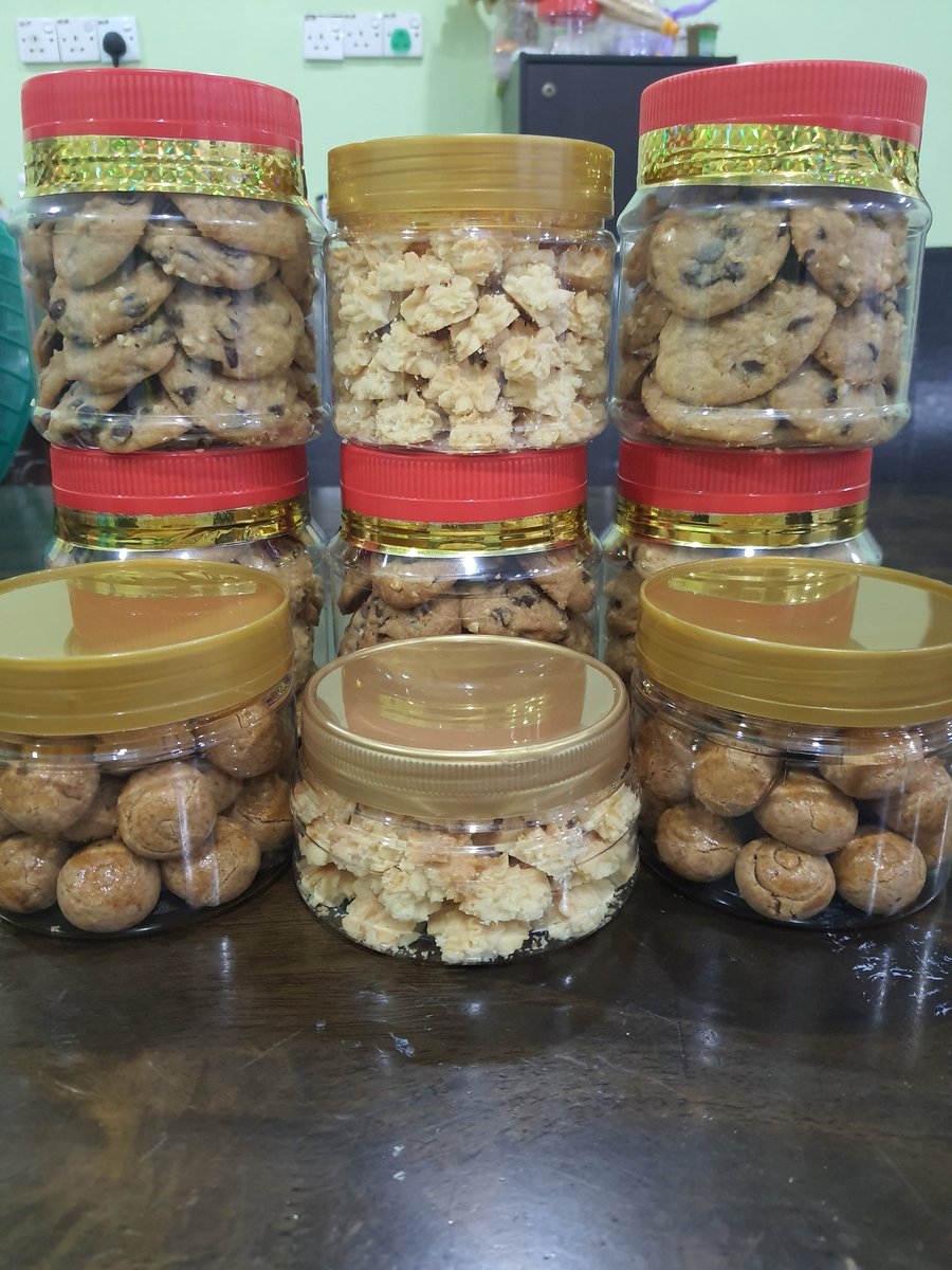 mandy3303my's tweet photo. 再接再厉💪💪💪 #年饼 #chocolatechipcookies #jennycookies #peanutcookies https://t.co/2RD2FglvHL