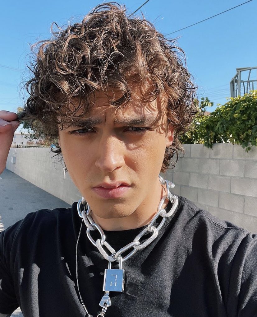 jonah marais as otters: a thread ♡