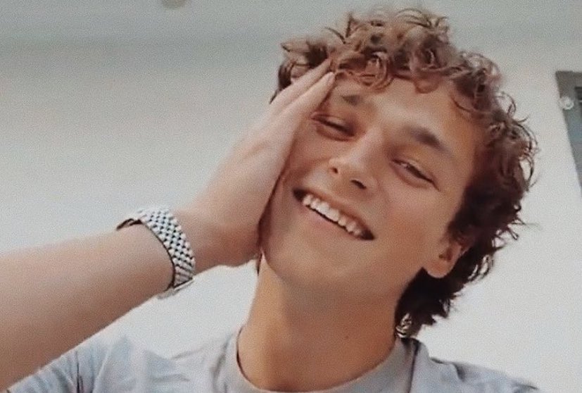 jonah marais as otters: a thread ♡