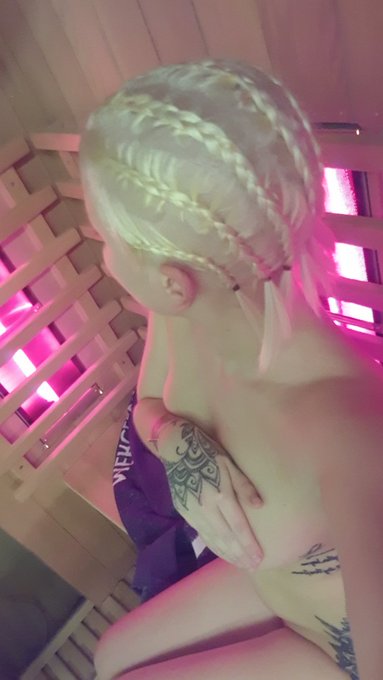 Niki-Nova’s pics and videos