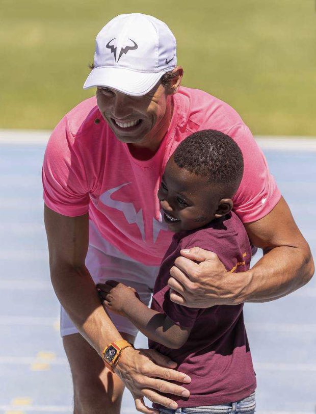 Later, the ‘bitter rivals’ met with a group of children from Hout Bay - they played a version of ‘Simon Says’ and also read a story aloud, with Roger ending up in a fit of giggles over Rafa’s mispronunciation of ‘farting’...