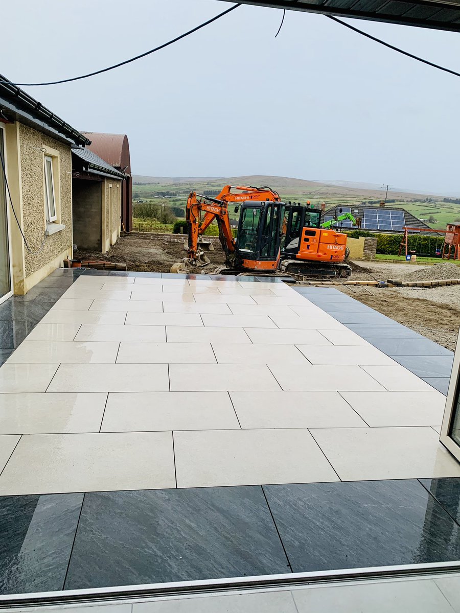 CASTLEPAVING tweet media