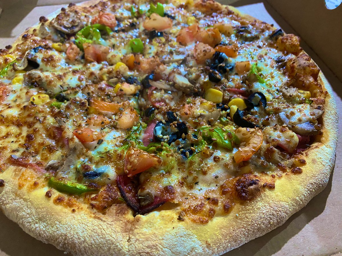 女忍者さや 旅好きフリーランス𓇳 𓇼 على تويتر 前から思ってたけど 日本の宅配ピザって世界一高くないですか トルコでドミノピザ配達してもらったら500円だった ちなみに ローカルなピザ屋さんは300円で食べれる 日本の宅配ピザ高い あとメロンも