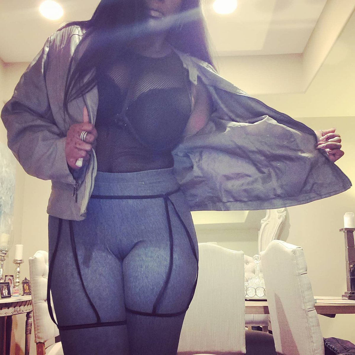 42ilovemakeup's tweet photo. Rewind.....
#melanin #body #teamstems #TALLWOMEN https://t.co/zNmN1y9joQ