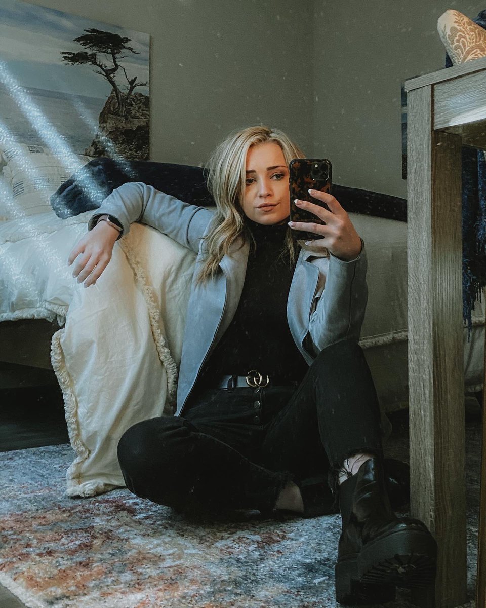kenn_child's tweet photo. Sunday scaries be real sometimes ★⚡︎ https://t.co/XyIeaaTGLp