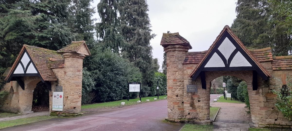 🚶🏻‍♂️Virtual National Forest Way Update 🚶‍♀️

Between us, we have now walked an incredible 3,902.71 miles (that is 6,281 km)

Well done everyone and keep sharing your pictures with us, upload them or use #virtualnfw

Enter here: resultsbase.net/event/5673

📸: Rebecca Rogers