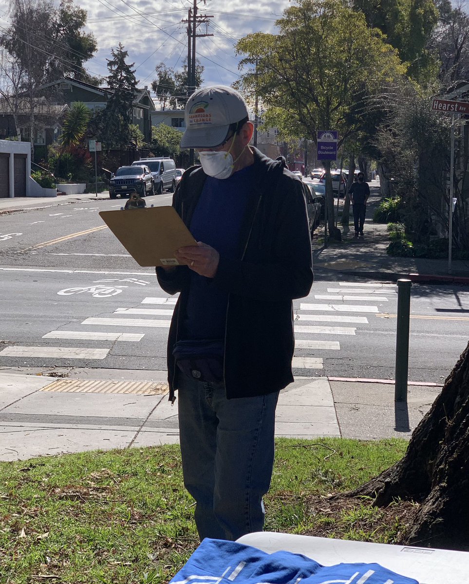 UCAFT1474's tweet image. Dear @UCPrezDrake, I am a @UCBerkeley librarian and proud @ucaft member. My lecturer colleagues are hurting! Pls respect them w/ #rehiringrights, a livable wage &amp;amp; #jobstability. Thank you! #teamucaft #weteachuc