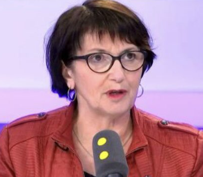 FNSEA's tweet photo. "Nous recrutons ! Chaque année 220000 emplois saisonniers sont à pourvoir de mars à mai. Les métiers de l’agriculture sont méconnus, pourtant ils sont diversifiés &amp; essentiels. Etudiants, bonnes volontés, nous vous attendons: rapprochez-vous de @pole_emploi ou des plateformes." https://t.co/4oIAWH9inI