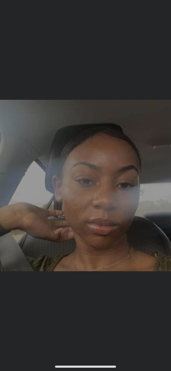 amfinTreasure's tweet photo. The face 🦋💫          The ass 🥶💫 https://t.co/Do0MPm5GMQ