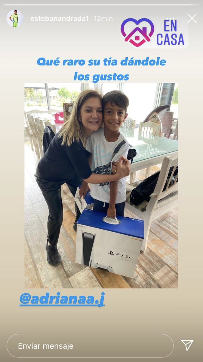 donde consigo una tia adriana?