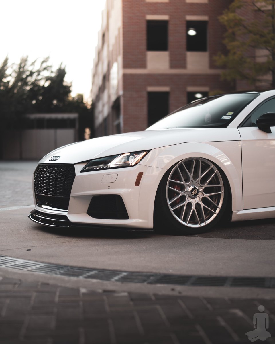 xoannahicks's tweet photo. Focused on other things besides my car, but she still cute โบ๏ธ #audi #tts #baggeddaily #getchuone https://t.co/fpwB3xSTQo