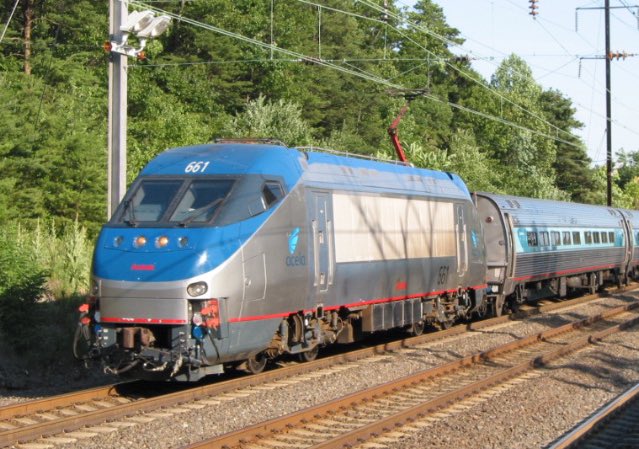 En plus des vingts Acela2000, quinze locomotives HHP8 directement dérivées de nos BB36000 « Astrid » furent commandées afin d’assurer prioritairement les services Regional  ! Leur carrière s’arrêtera en 2014 à cause de sérieux problèmes électro-mécaniques .