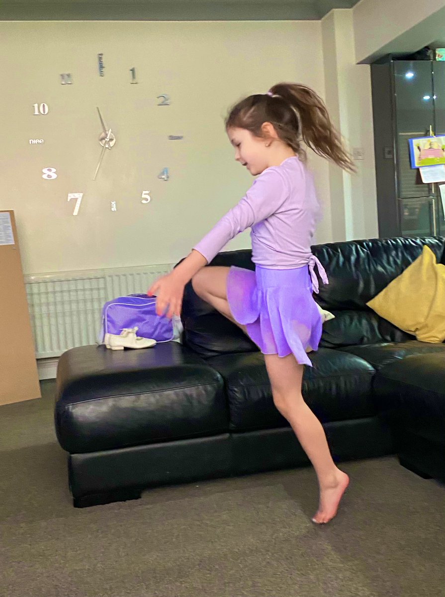 AngelaHargate's tweet photo. Another weekend of zoom dance classes!!! Love how happy she is when she is dancing.... it’s been a tough week for one reason or another and I forgot it was Frozen week at dancing! Daisy Do enjoyed it all the same even without her costume 🥰🥰 #frozenweek https://t.co/9tz1jPcafx