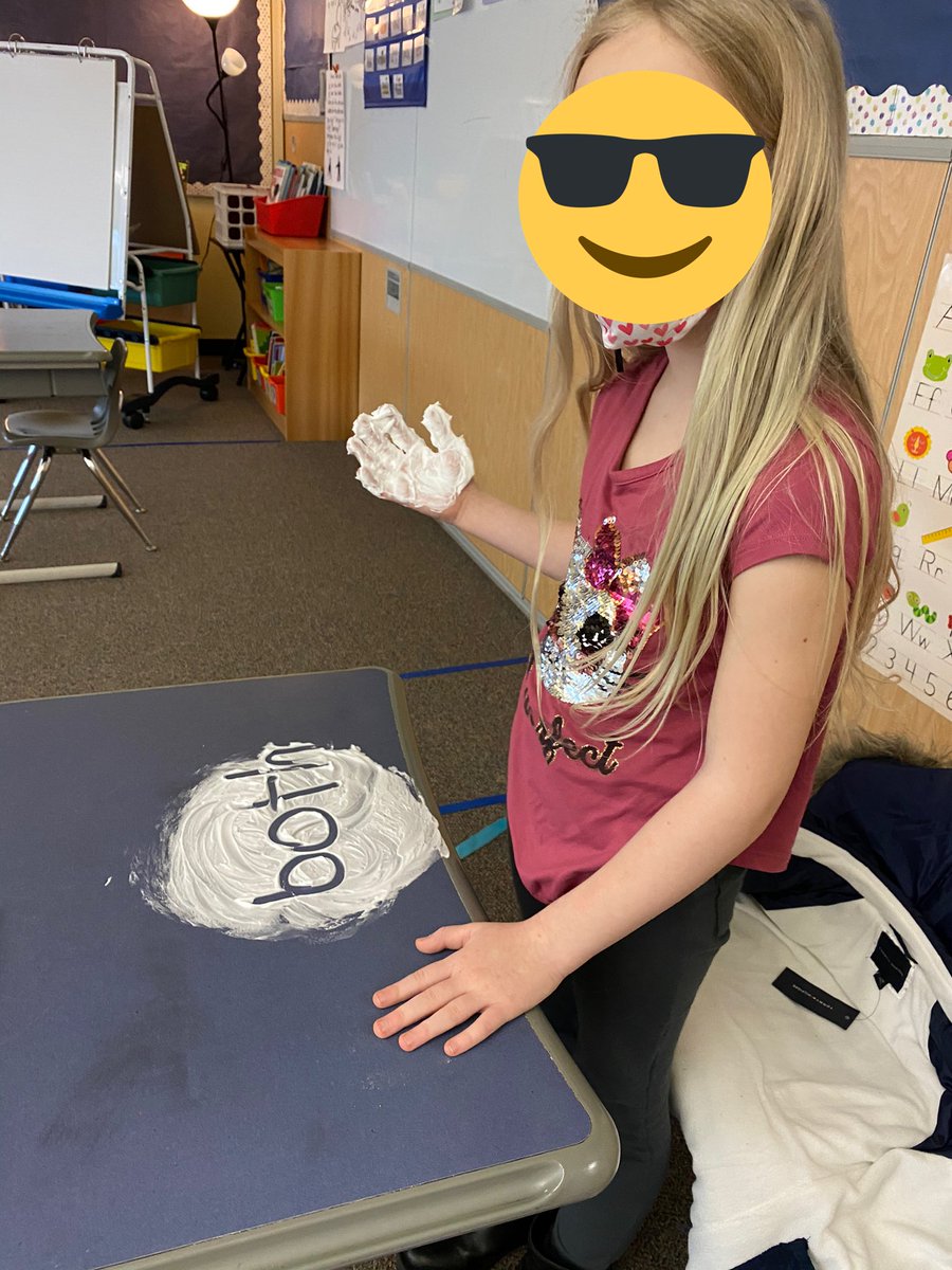 ElizabethWJ's tweet image. First week of hybrid was a blast! We practiced reading and spelling our HFW in shaving cream, read stories, learned routines and continued our learning with roomers and zoomers. Ready for week 2! #huskylearning #pawesome #hybridlearning
