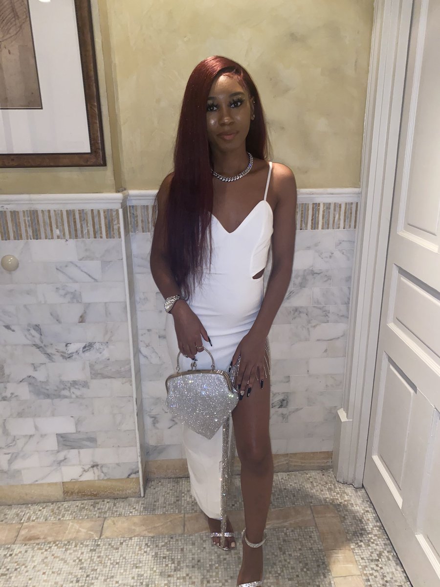 _aarhea's tweet photo. Untouchable But You Feel This💋 https://t.co/Dz0A5jOoyW