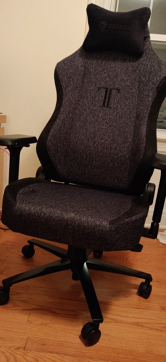 Alps_Hiker's tweet photo. A month and a half later, my #Secretlab chair has arrived. It was the same cost as a decent office chair and came with rave reviews from friends, so here we are... https://t.co/8q3AxHo3NX
