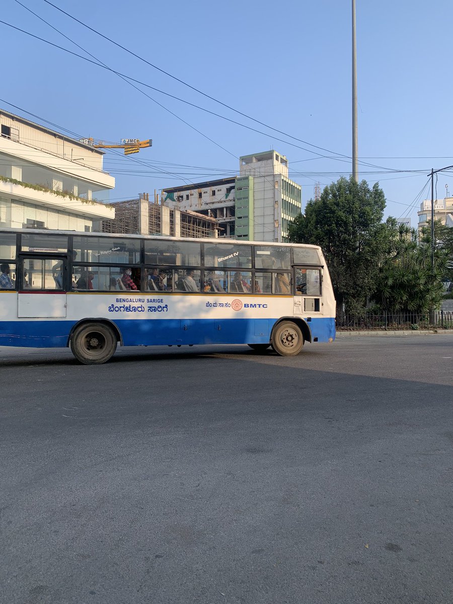 tarauk's tweet image. At 7.50 AM, Residency Road, “normally” chock full of cars, bikes, empty. @BMTC_BENGALURU running full. “Real people” go to work, sharing road, bus space while many private vehicle owners can WFH. Yet, we demand greater right to road space for private vehicles? #BusPriorityLanes