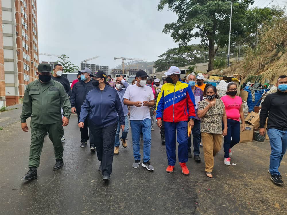 Un convenio con el Ministerio para Hábitat y Vivienda, que permitirá contar con 460 apartamentos, que serán destinados a funcionarias y funcionarios de seguridad ciudadana
#Seguridad <a href="/gestionperfecta/">Carmen Meléndez</a> <a href="/DouglasRicoVzla/">Douglas Rico</a>