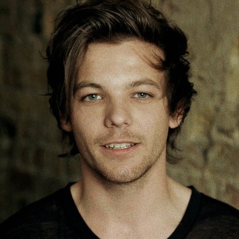 Harry Styles and Louis Tomlinson pics that belong next to each other.~a long but necessary thread~