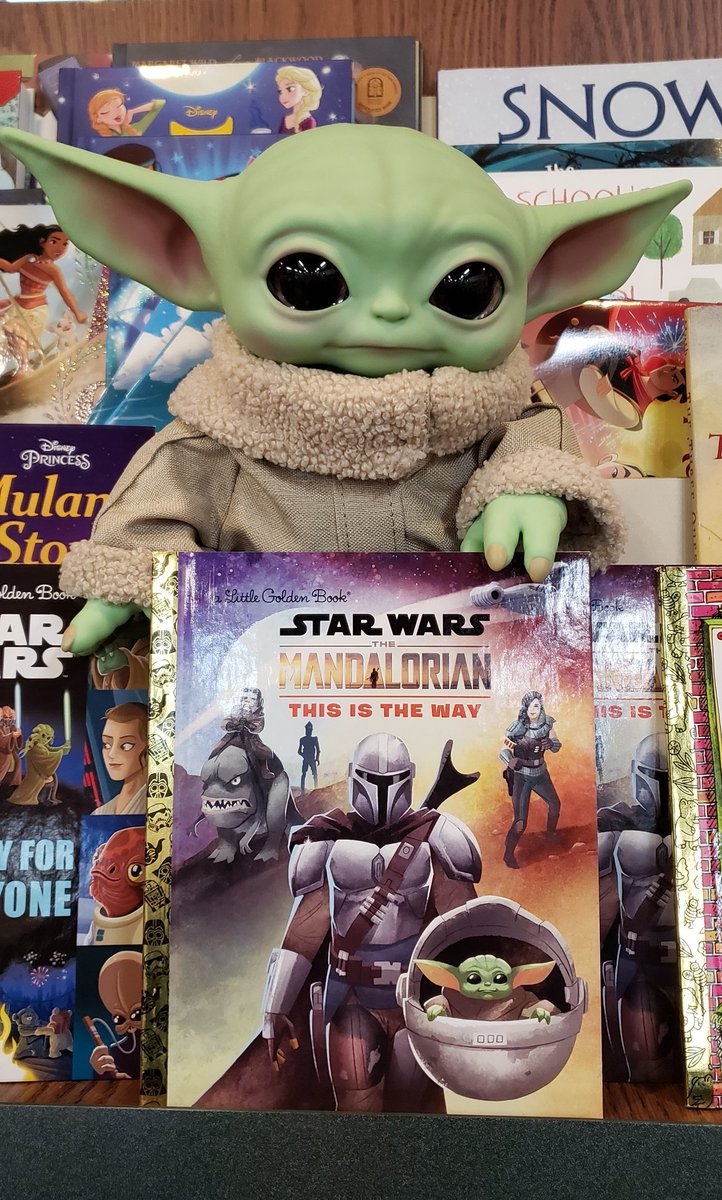 SrhAnneWgr's tweet photo. This is the way....I stay sane on a rainy day at the bookstore. #babyyoda #workday https://t.co/eiFEJKXvnV