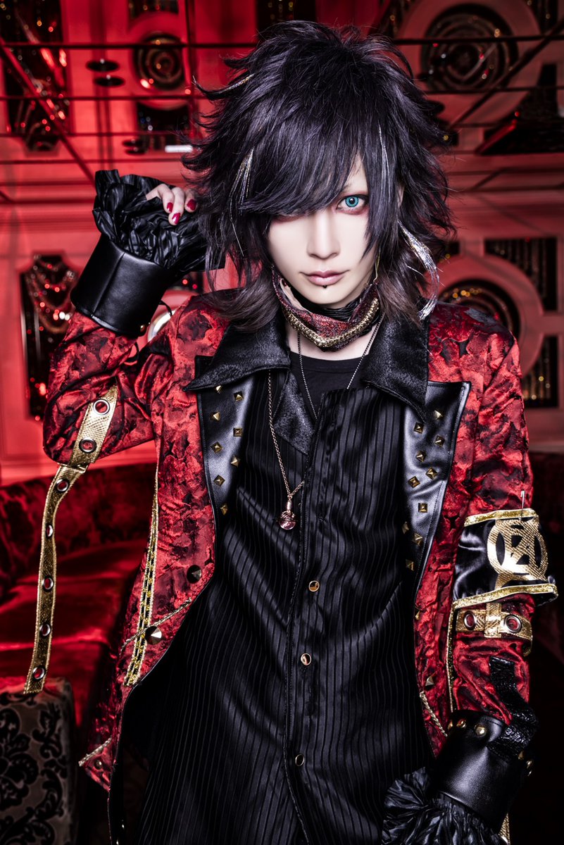 SURVIVE」アーティスト写真 Gt. Rio