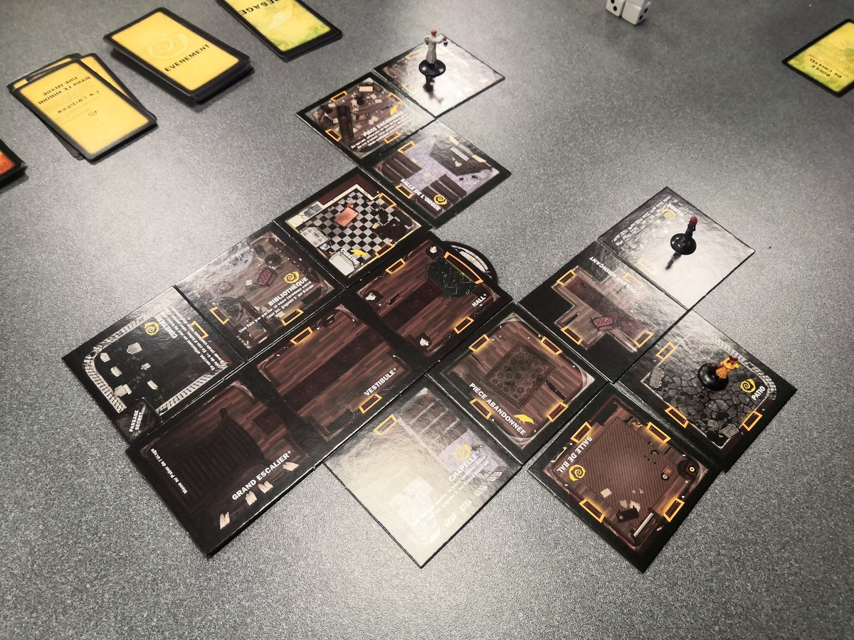 assogeekcorp's tweet photo. Première rencontre de cette année 2021 😋
Apres 1 an sans y jouer, nous avons eu le plaisir de replonger dans Betrayal at house in the hill 😍
#guebwiller #alsace #florival #hautrhin #geek #jds #j2s #jeuxdesociete #loisirs #association #geekcorp #assogeekcorp #gueb #ccrg https://t.co/qgyeA9J7mv