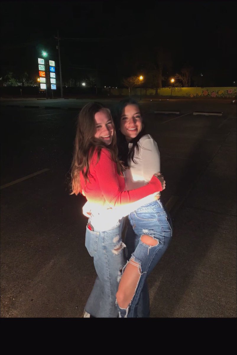 abbyyfayye's tweet photo. this was taken right before we tripped and fell https://t.co/DKAoMFZDoo