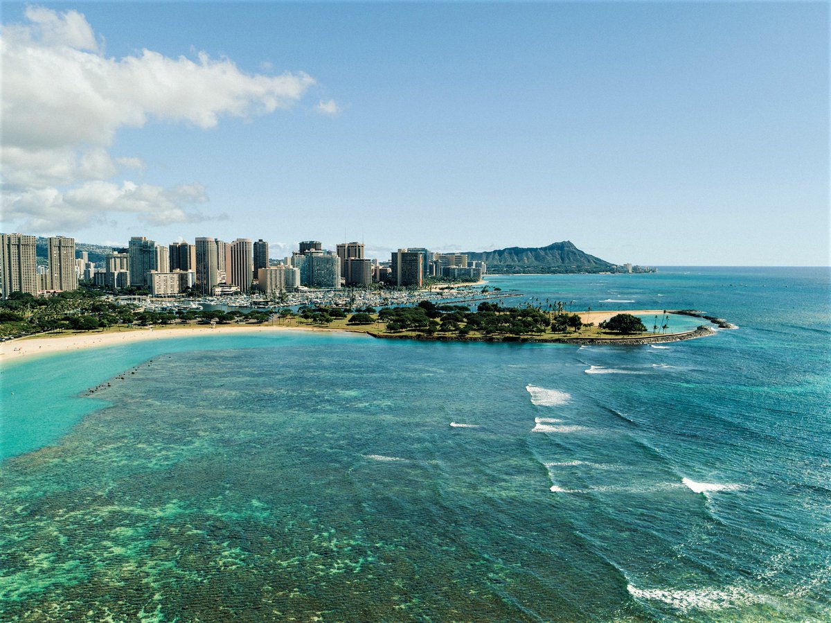 ট ইট র ハワイ州観光局 公式 おうちでハワイ 自宅でハワイ気分 Aloha Kakahiaka おはようございます 今日から2月ですね 今月もpc用のハワイの壁紙カレンダー3か月分を公開しました おうち時間や仕事時間をハワイ気分でお過ごしください