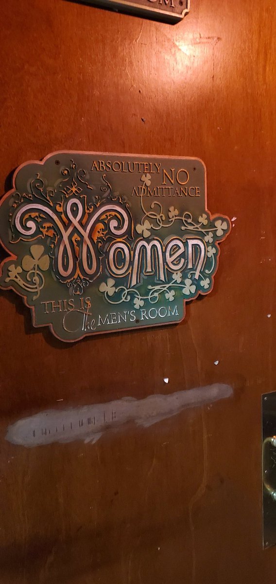 TipsyMini's tweet photo. Bruh... this messed me up today... went to a bar and walked in the men's room... https://t.co/070lAt39j6
